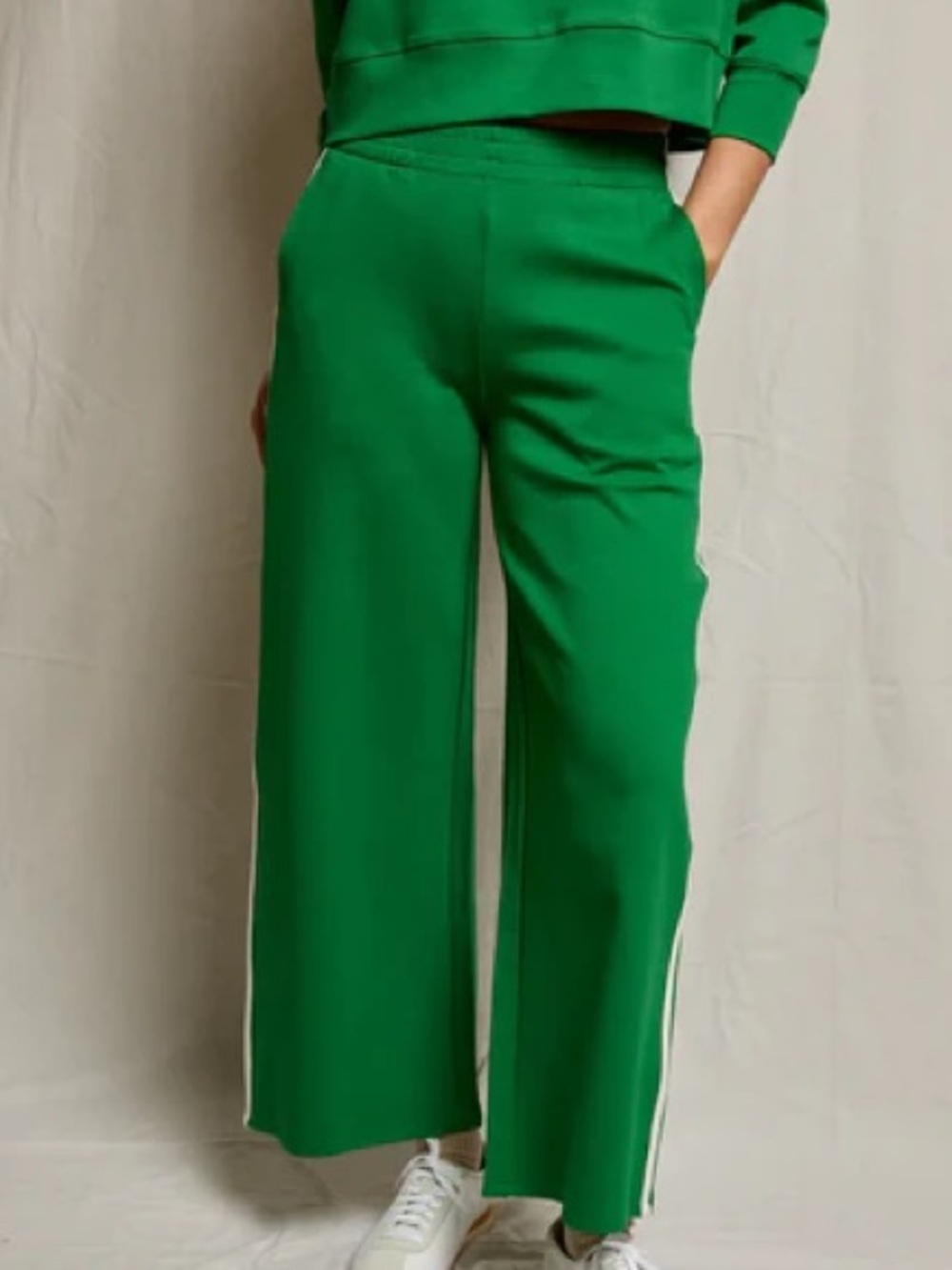 Perfectwhitetee Mikos pureform wide leg pant with pockets in Grass